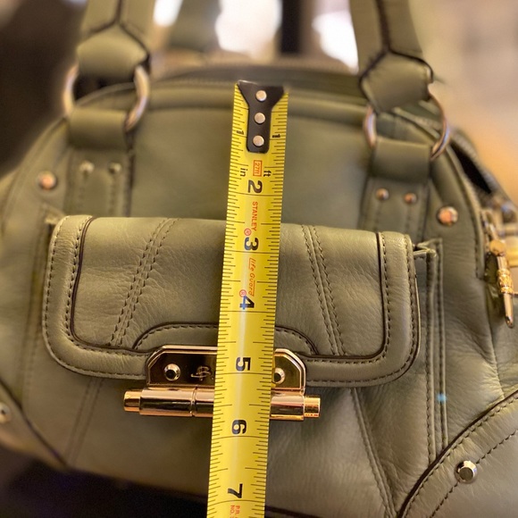 B. Makowsky phenomenal purse, plethora of pockets, butter leather, gold hardware - Picture 7 of 13